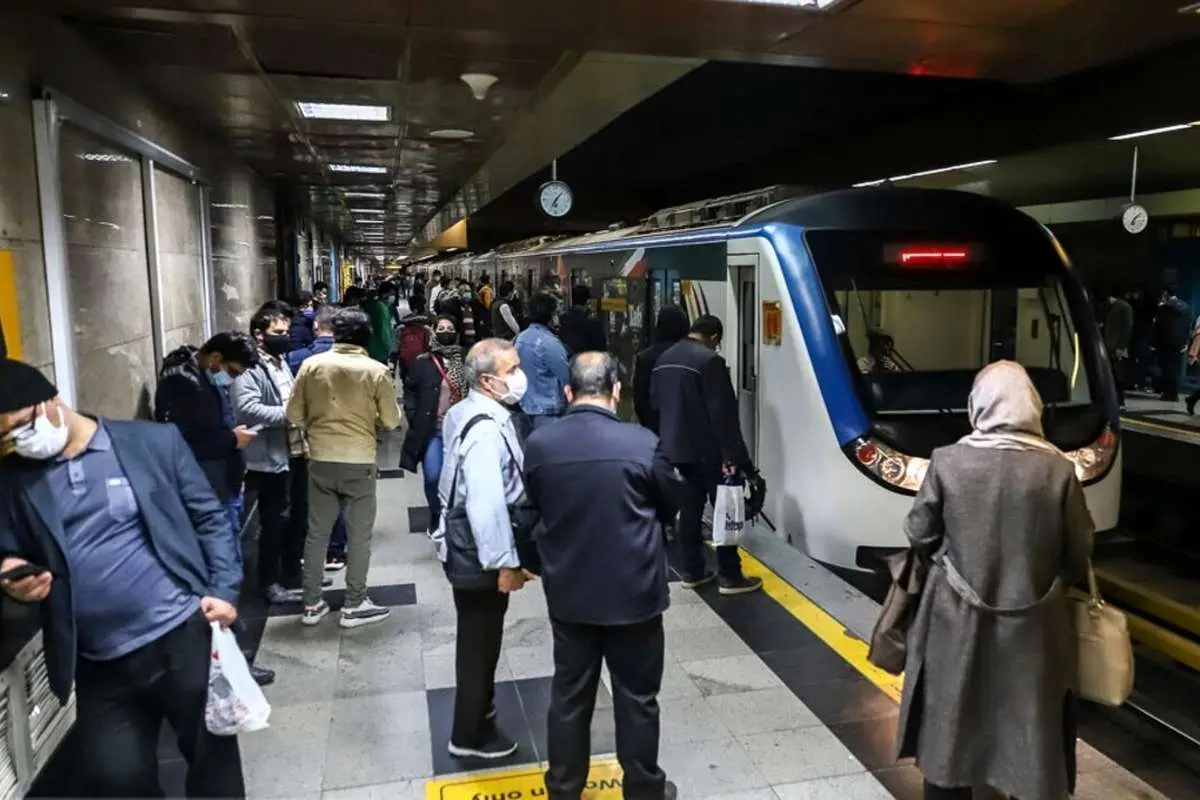 شگرد عجیب برای سرقت کارت بانکی در مترو