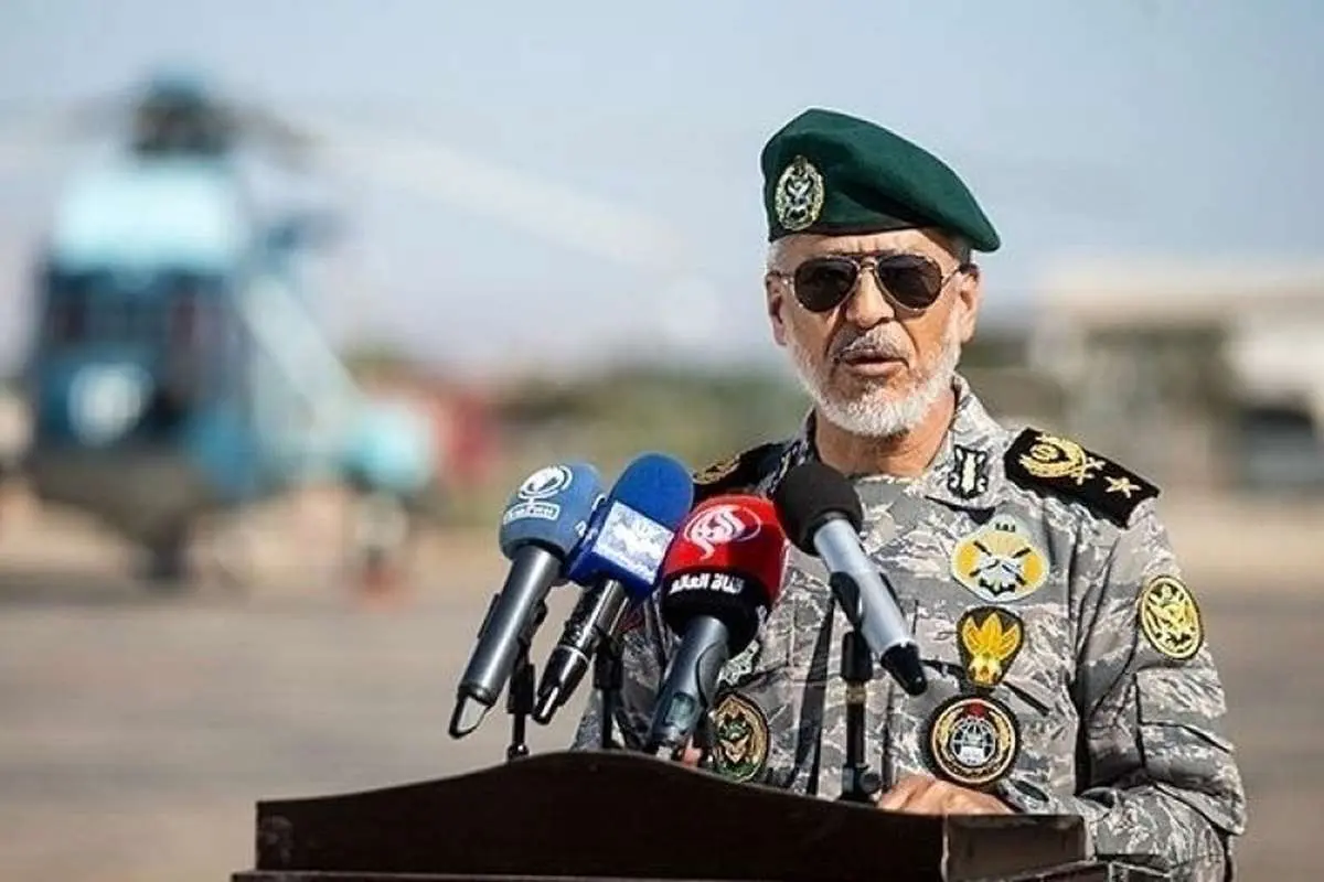 (ویدئو) شلیک سرد دریادار سیاری با تیربار گاتلینگ نیروی زمینی