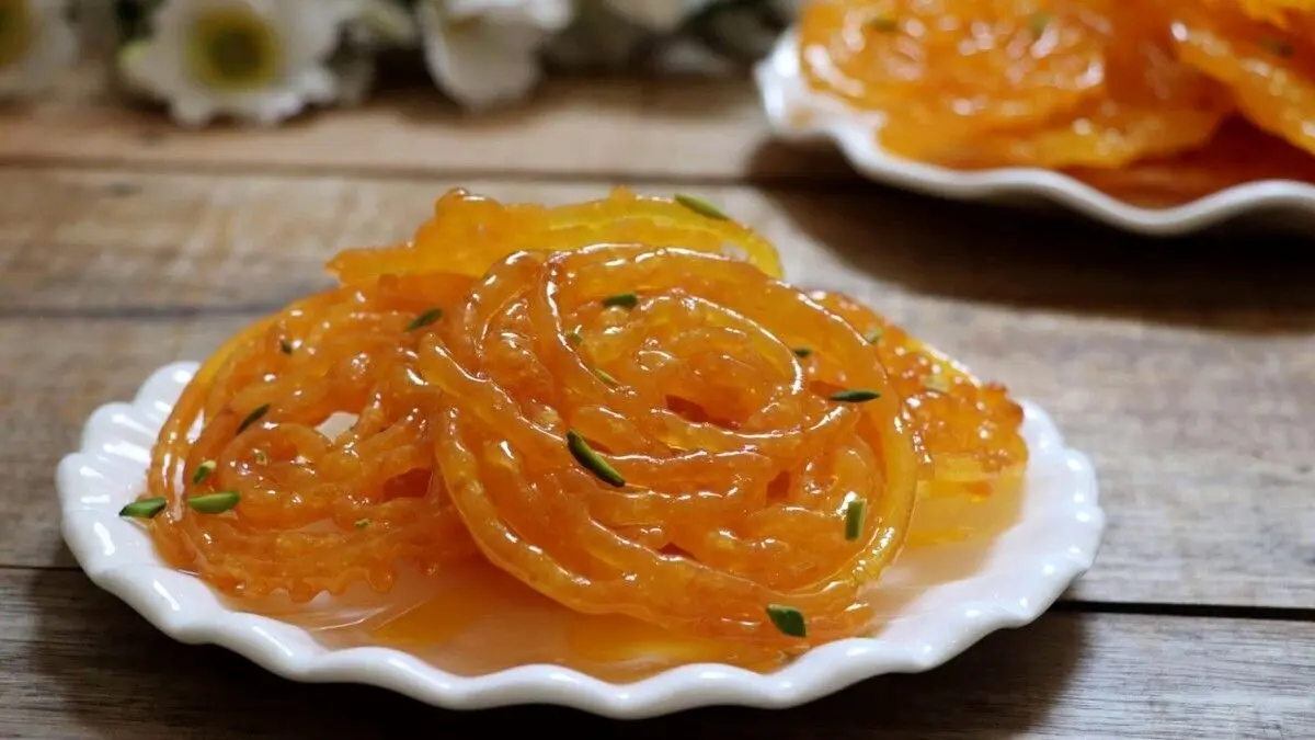 زولبیا و بامیه برشته‌تر ترکیبات مضر بیشتری دارند