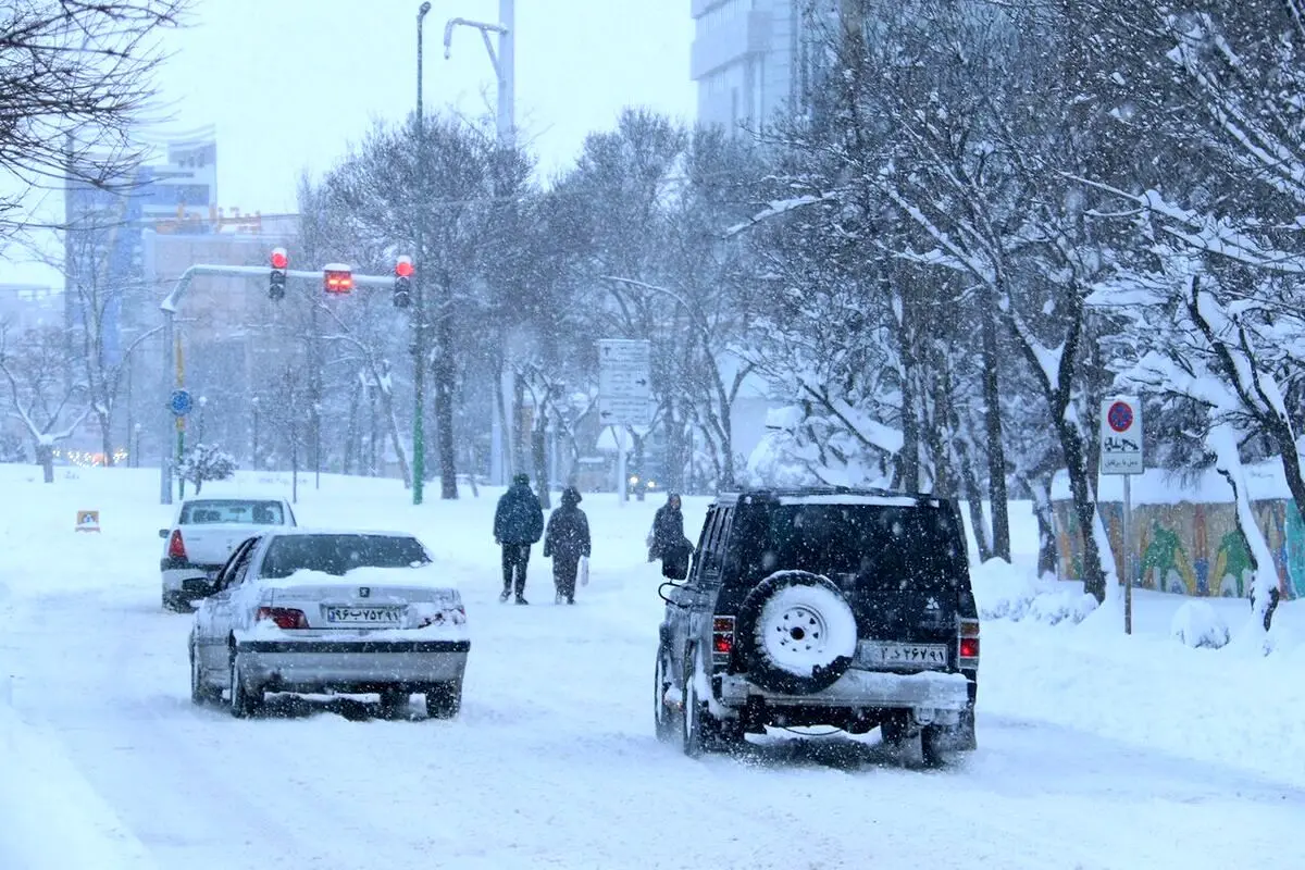 (ویدئو) هم اکنون بارش برف چایپارا؛ آذربایجان غربی