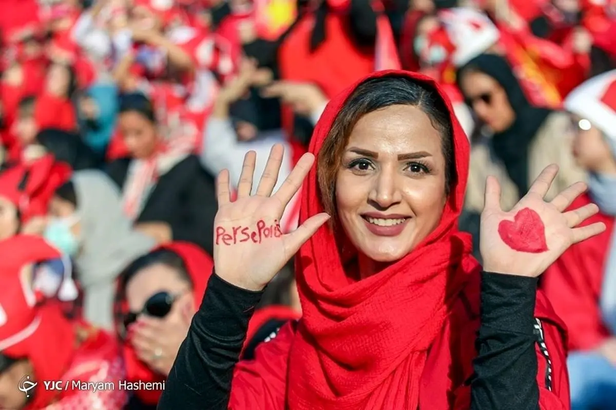زنان پرسپولیسی را به ورزشگاه راه ندادند!