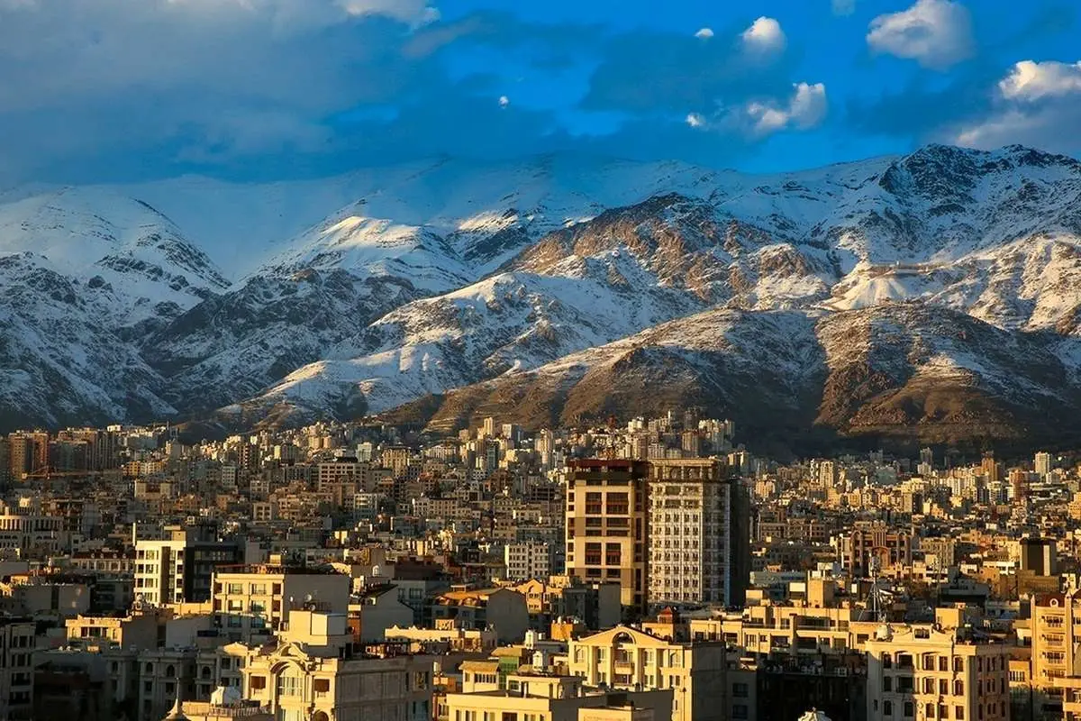 (تصاویر) آسمان آبی و کم‌نظیر امروز تهران