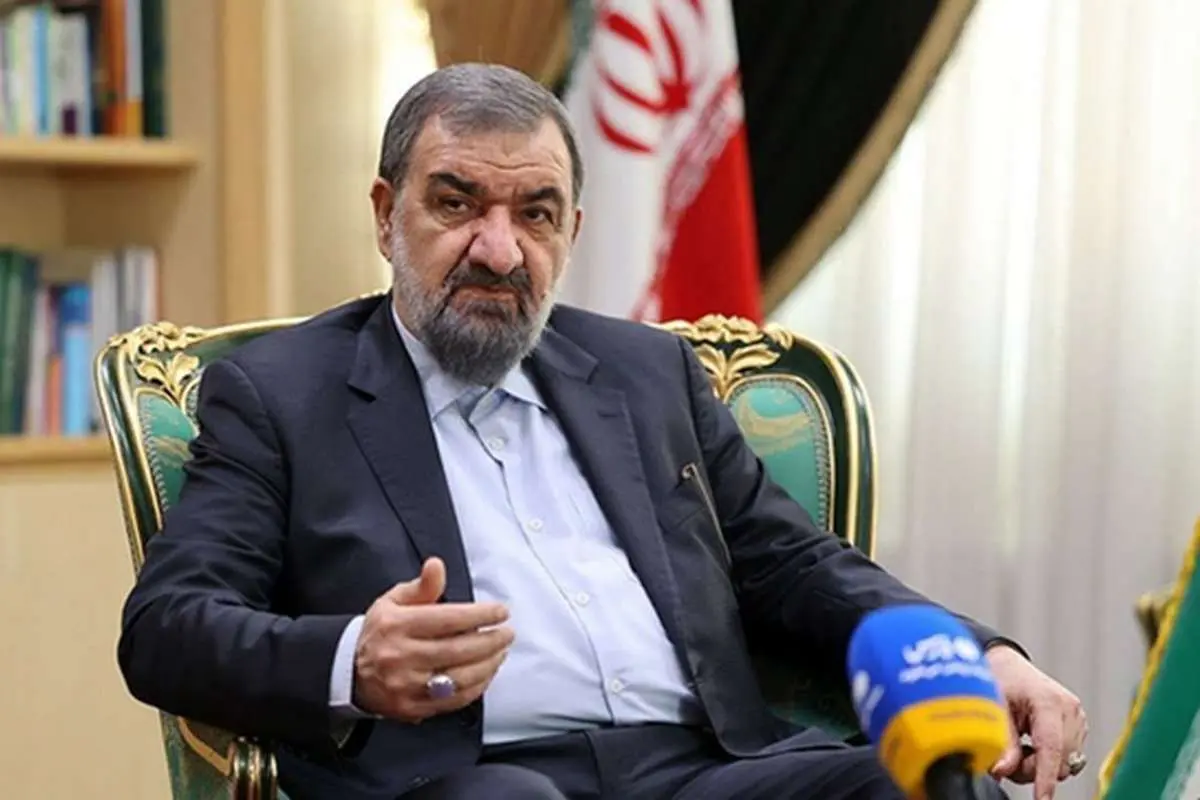 واکنش تلویحی محسن رضایی به اظهارات جلیلی: باید مراقب نفوذی‌ها باشیم