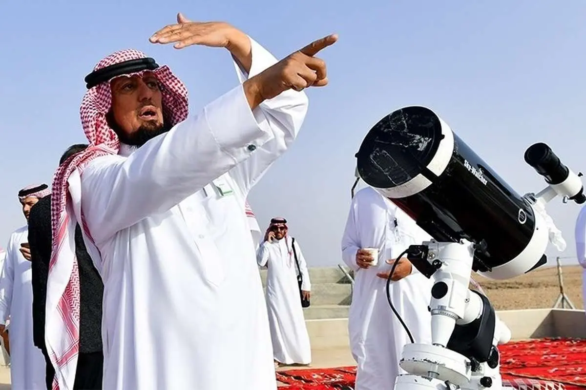 (ویدئو) لحظه رؤیت هلال ماه رمضان در عربستان سعودی