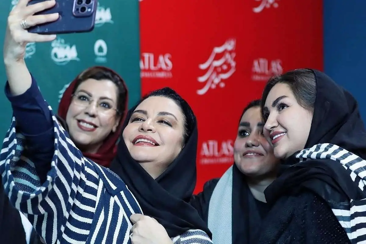 (ویدئو) برخورد گرم و صمیمانه مریلا زارعی با هواداران در مشهد