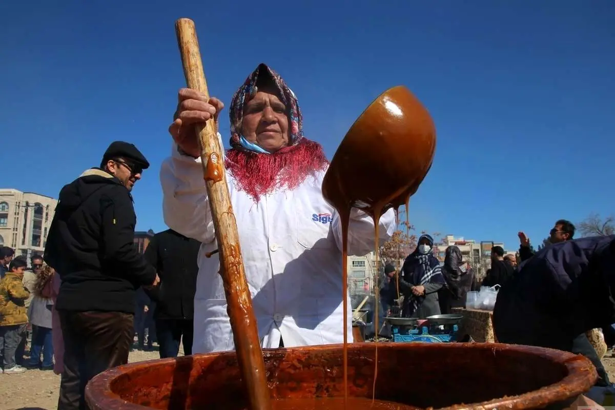 (تصاویر) جشنواره سمنوپزان در بجنورد