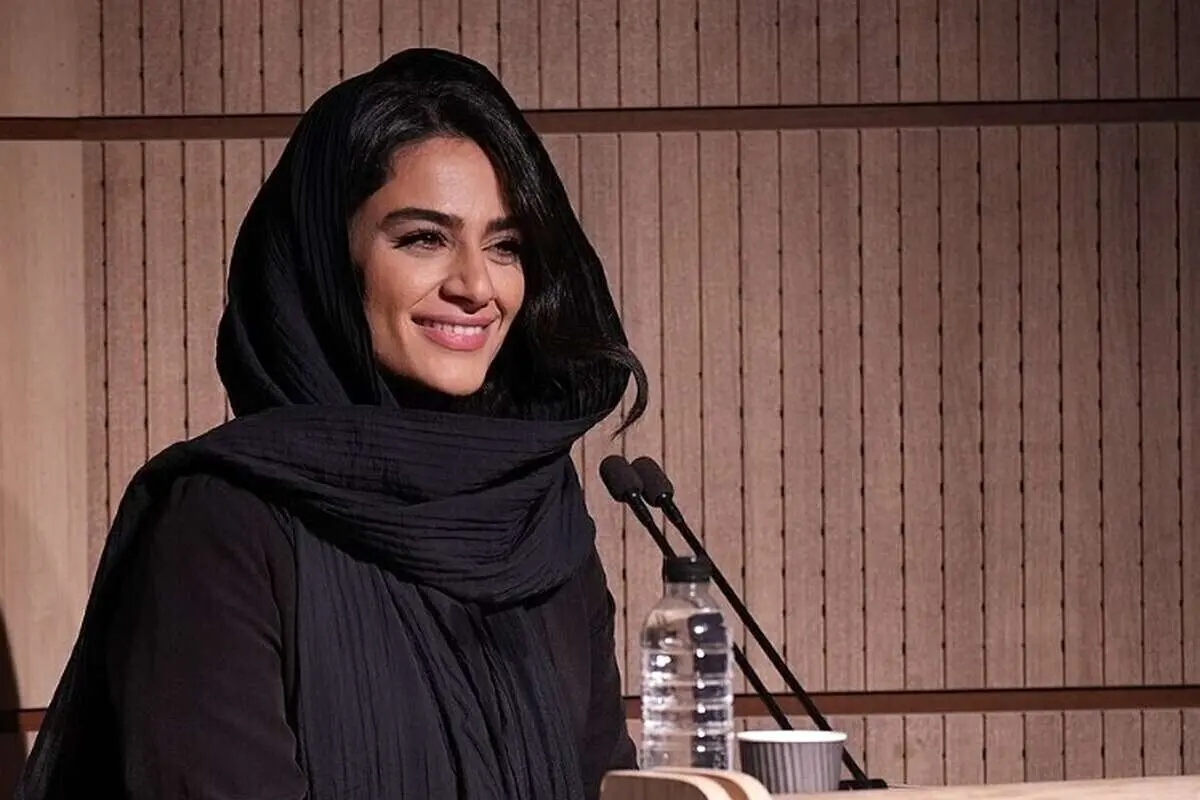 ماجرای بازداشت «هیوا سیفی‌زاده»؛ مجوز تکخوانی داشت؟