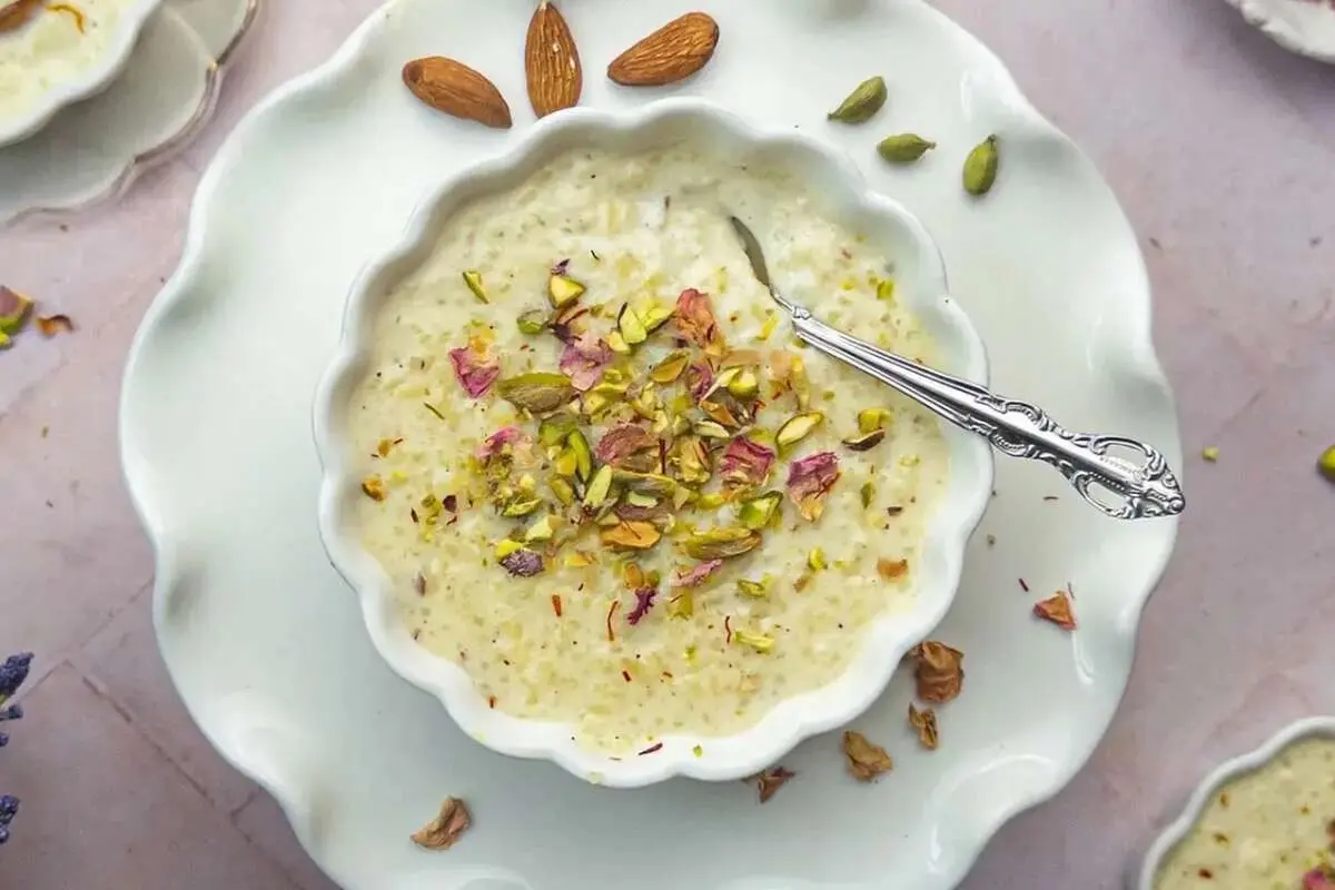 طرز تهیه فرنی اصفهانی ویژه افطاری