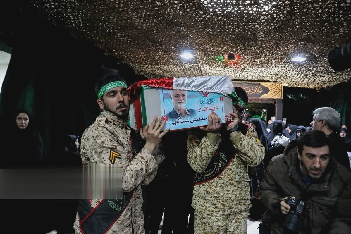 (عکس) گریه شدید زاکانی در مراسم وداع با مصطفی عبداللهی