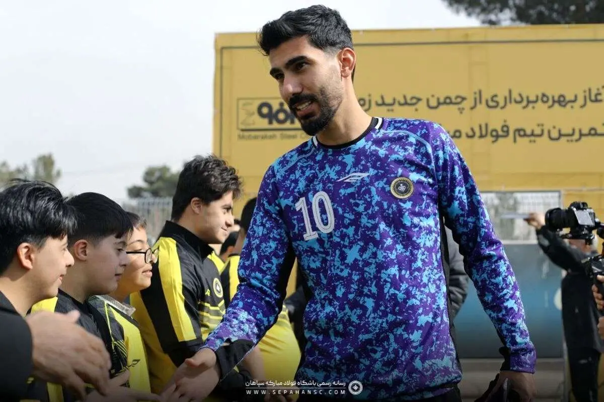 شکاری همچنان درگیر گل مردود