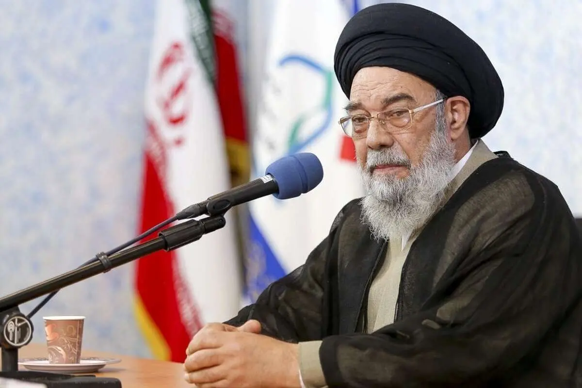 امام جمعه اصفهان: به قرآن در زمینه مذاکره رجوع کنیم