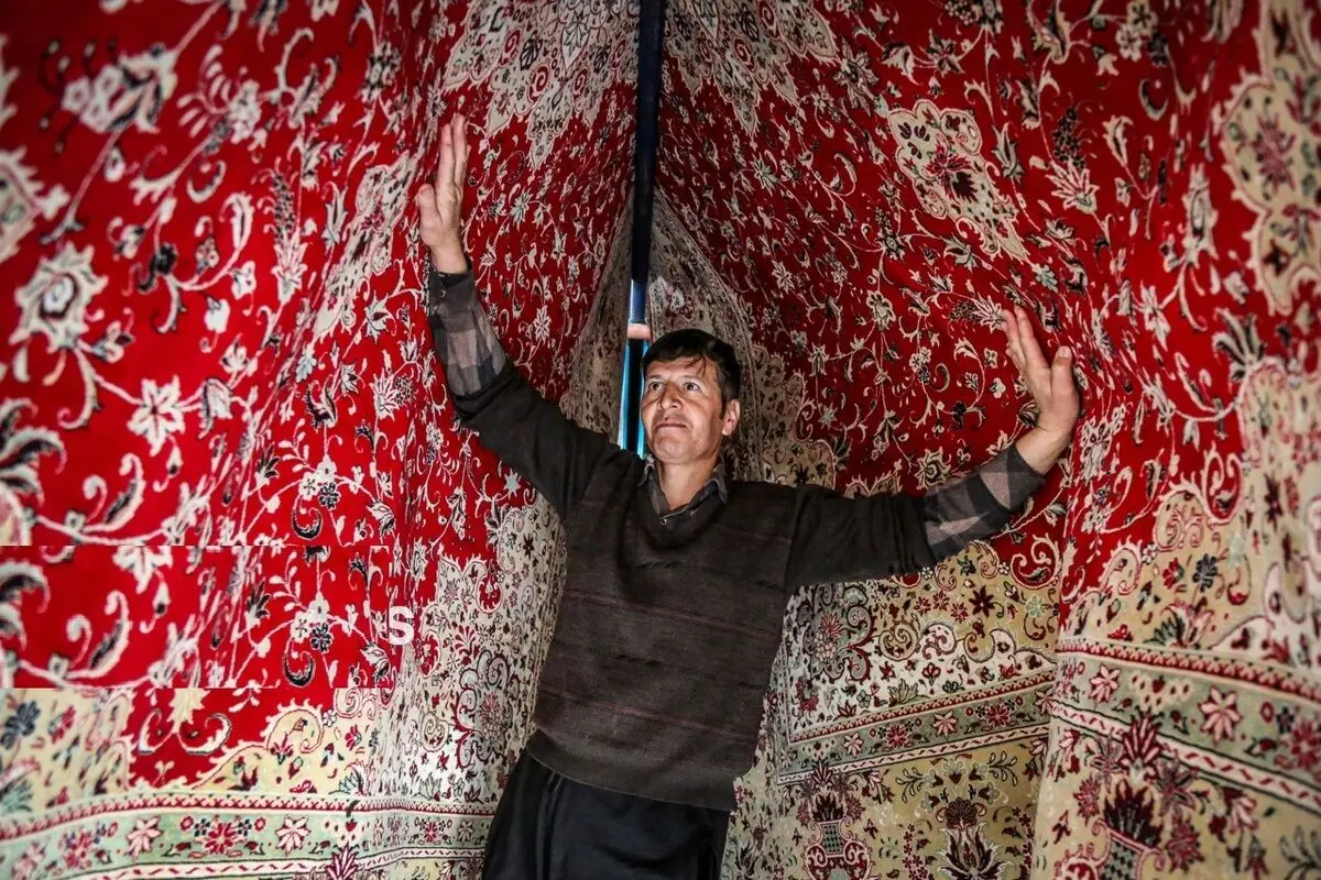(تصاویر) رونق کارگاه‌های قالی‌شویی در آستانه بهار