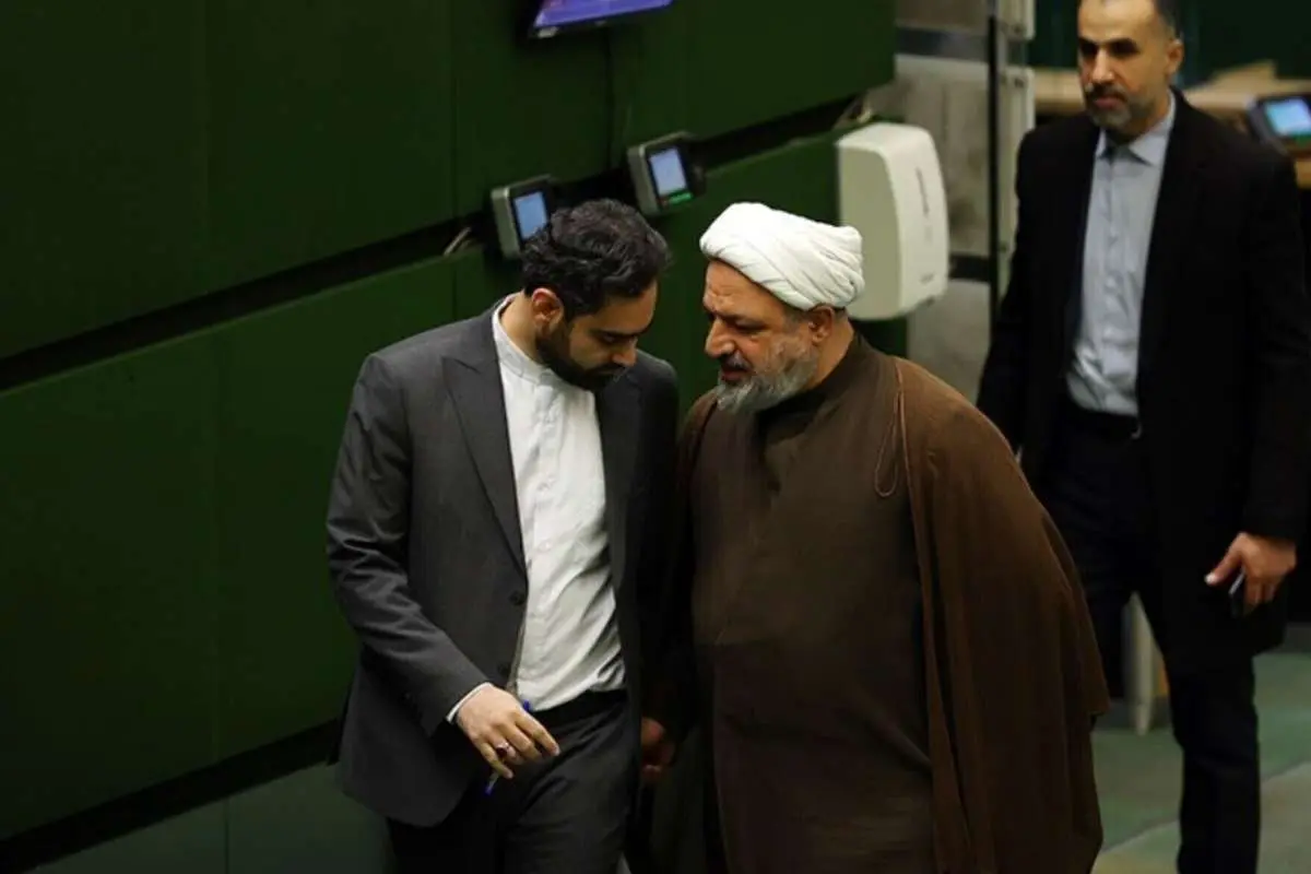 واکنش رسایی به استعفای ظریف: خودمان را بدبخت کردیم