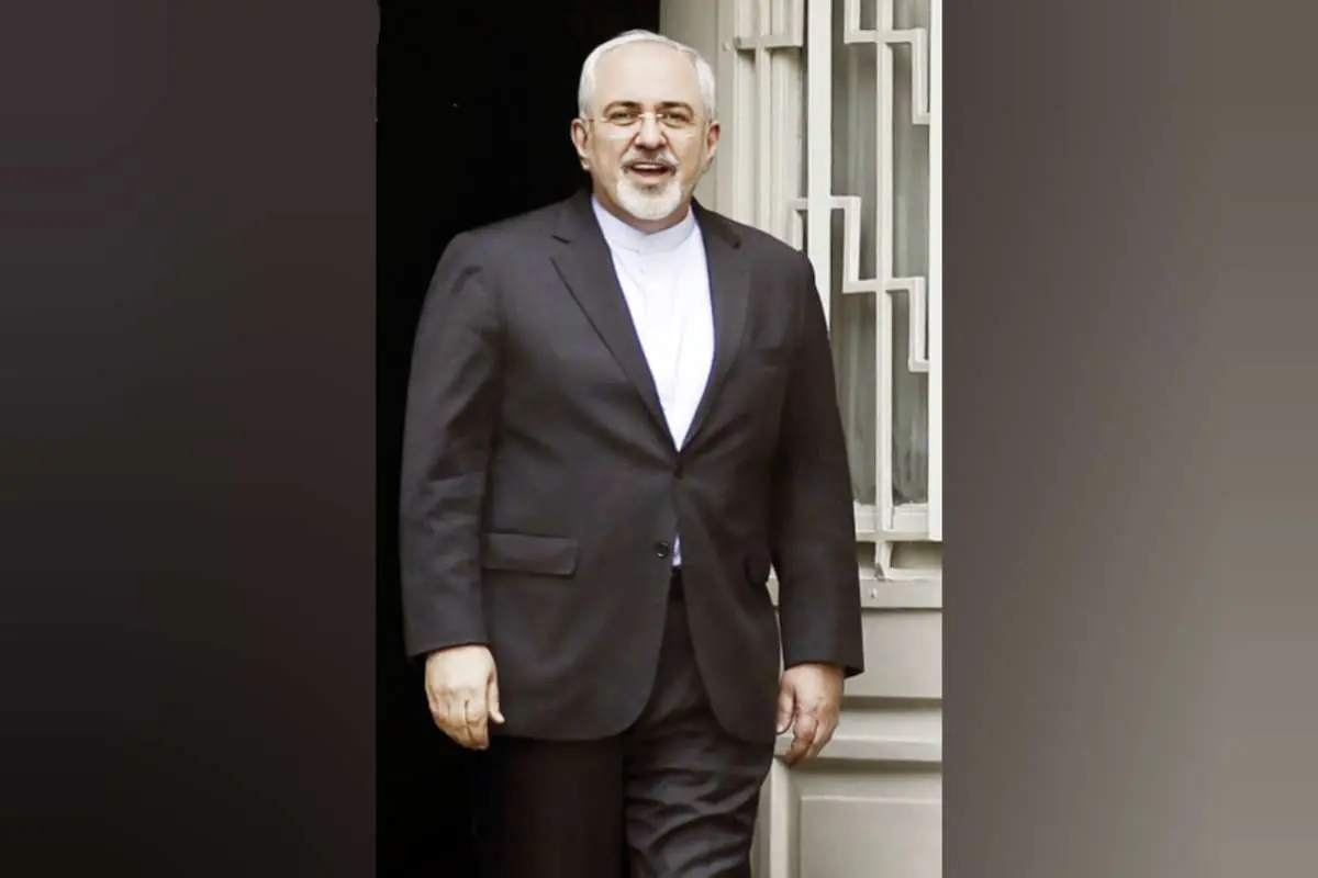 روزنامه اصولگرا: دولت نباید از اول ظریف را به کار میگرفت؛ شاید از ظریف در جایگاههای دیگر دولت استفاده شود