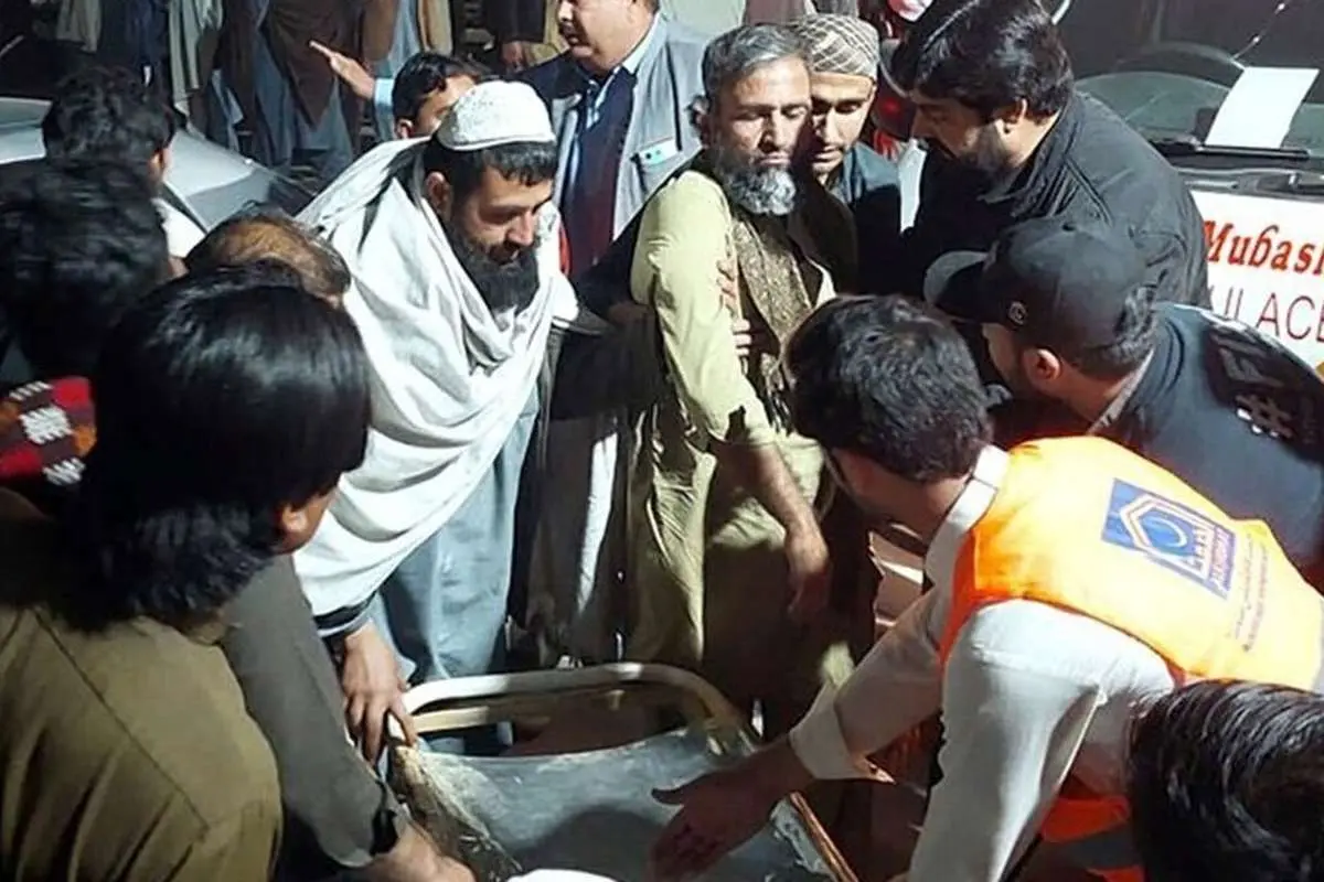حمله انتحاری به پایگاه نظامی پاکستان؛ ۹ کشته و ۳۵ زخمی