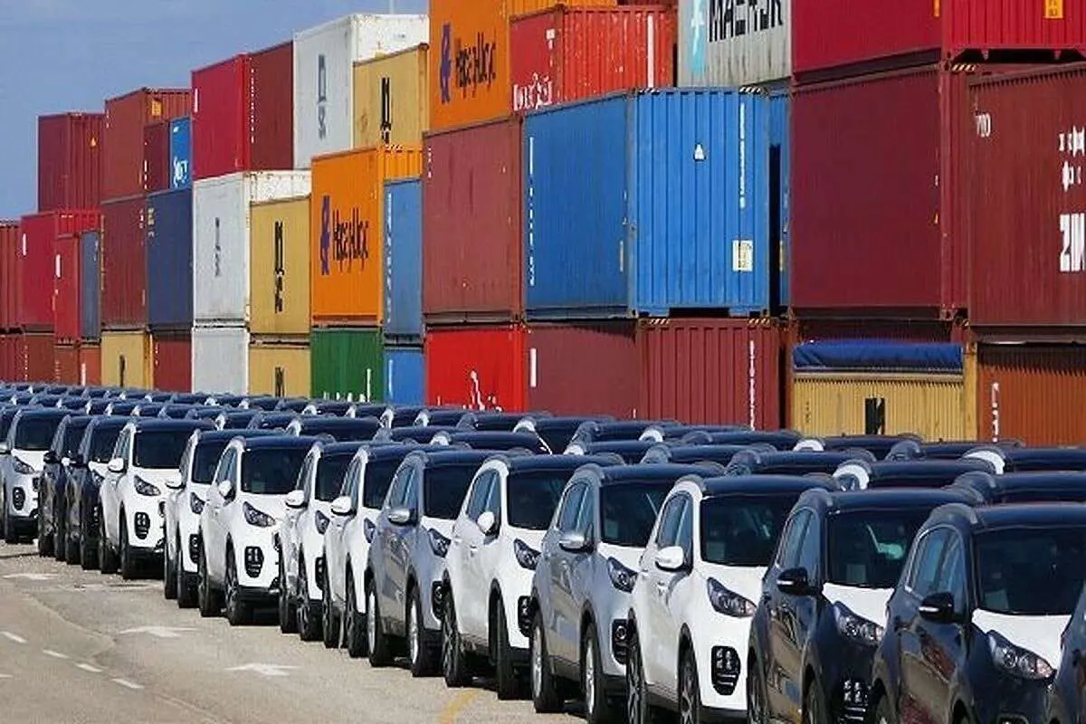 نامهنگاری واردکنندگان خودرو با رییسجمهور؛ دولت از تعرفه ۱۰۰ درصدی عقبنشینی میکند؟