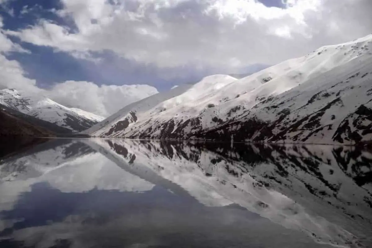 (ویدئو) نمایی زمستانی از دریاچۀ گهر لرستان