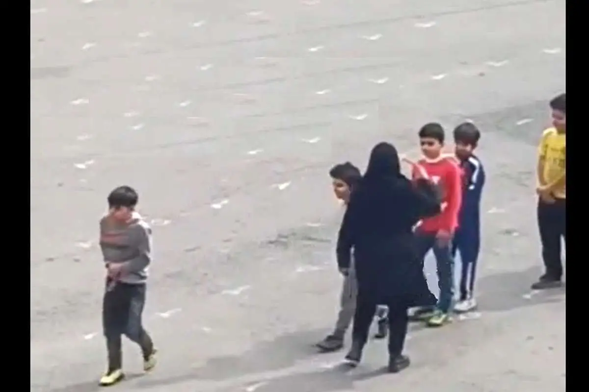 (ویدئو) تنبیه بدنی دانشآموزان با شیلنگ