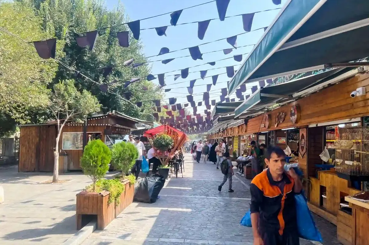 (تصویر) «خیابان باب همایون، وقتی خاکی بود»؛ سال ۱۲۸۰