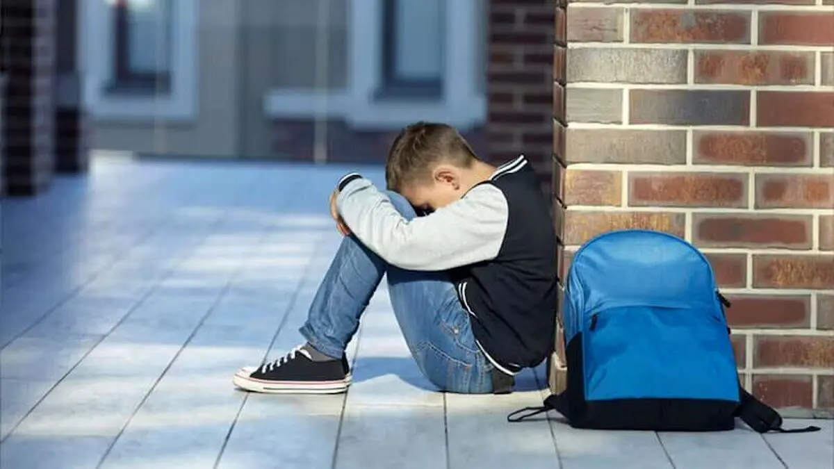 (ویدیو) اخراج یک دانش آموز از مدرسه به دلیل بی پولی؛ ماجرا چه بود؟