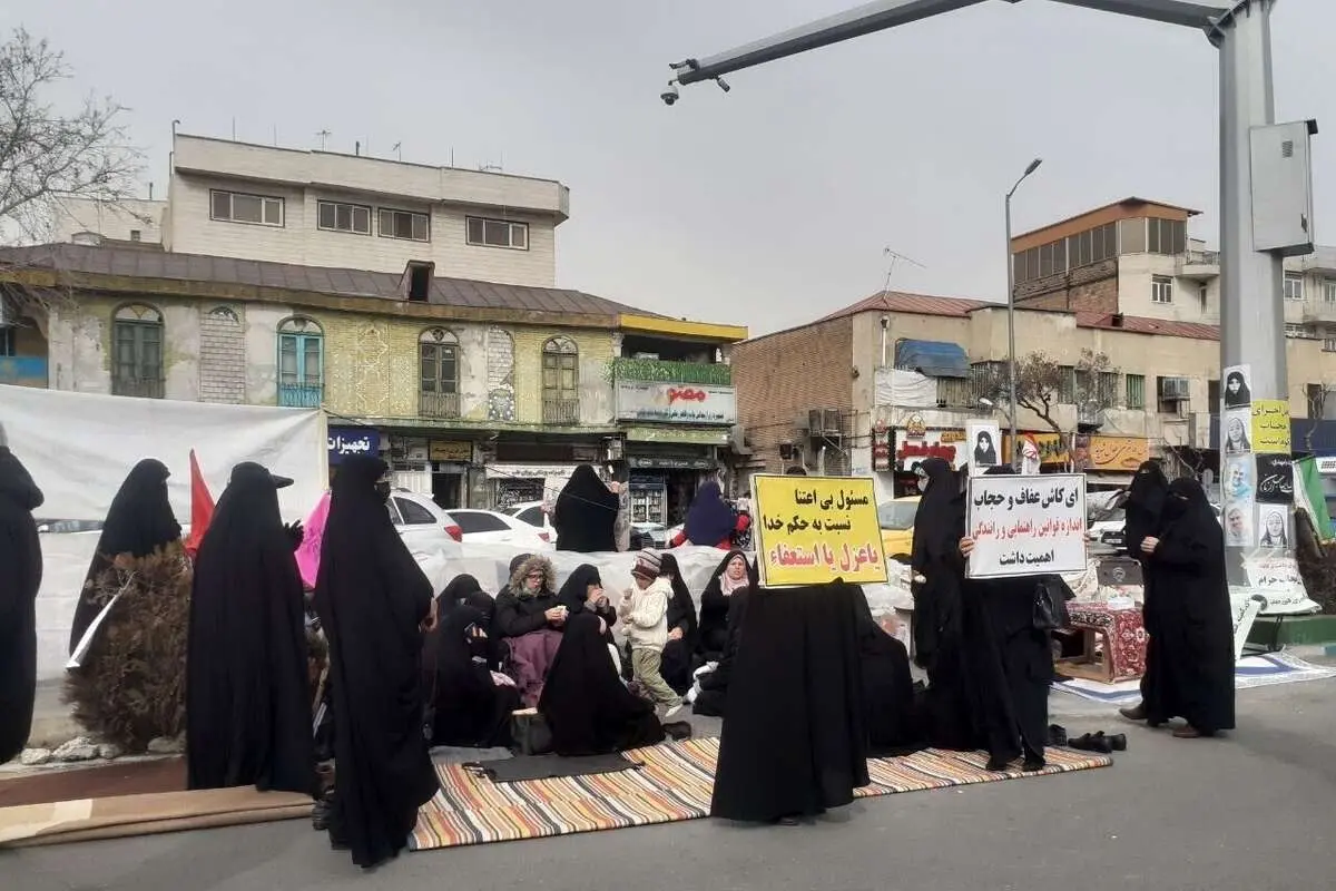 هشدار روزنامه اصولگرا درباره تحصن حامیان حجاب؛ گروهی به ظاهر دلسوز انقلاب بحرانسازی میکنند