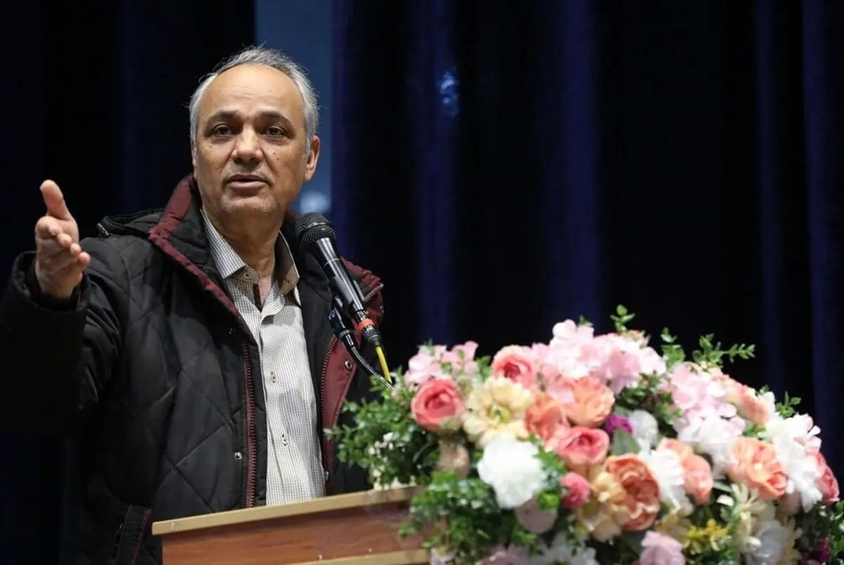 احمد زیدآبادی: نمایندۀ زرتشتیان و حجت شرعی؟