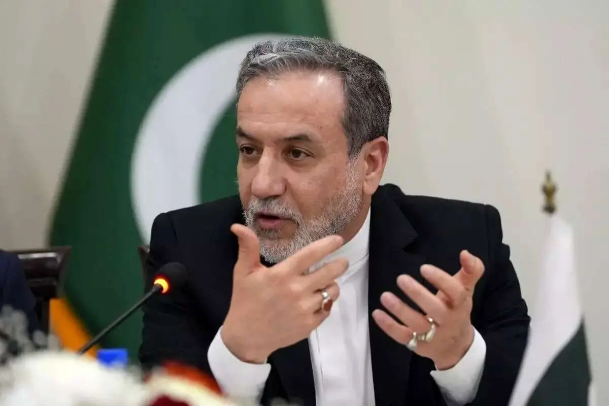 عراقچی: یکی از کشورهای عربی نامه ترامپ را در تهران تحویل میدهد