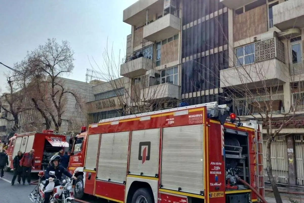 آتشسوزی در خیابان انقلاب؛ هشدار به ساختمانهای این منطقه