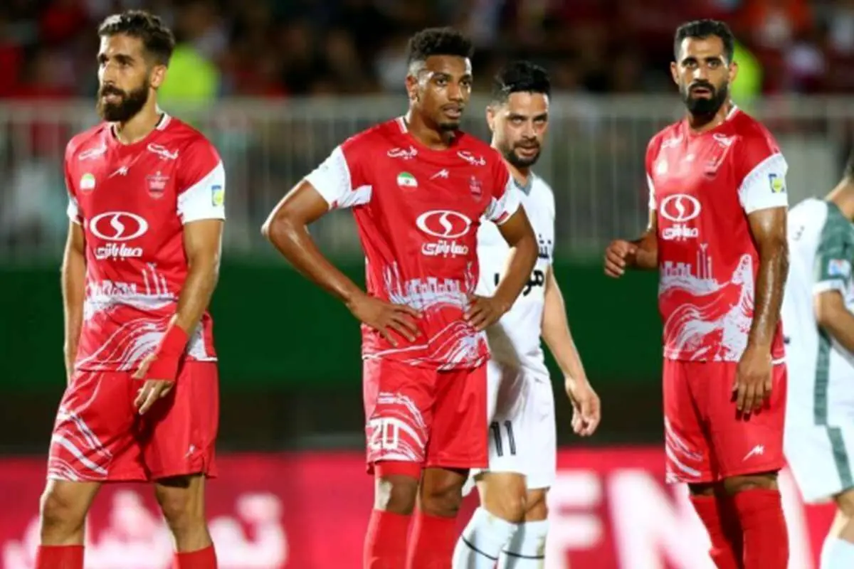 دفاع راست پرسپولیس مقابل ملوان کیست؟