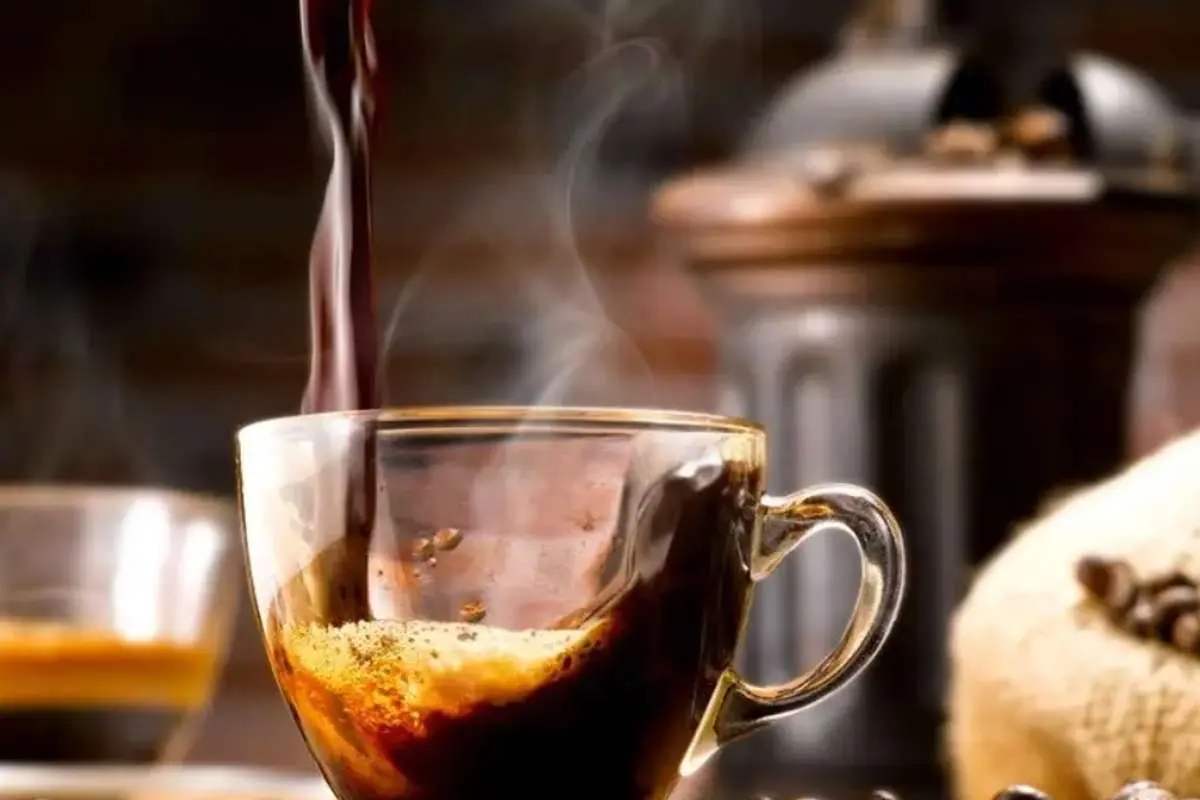 آیا خوردن قهوه باعث ریزش مو می‌شود؟