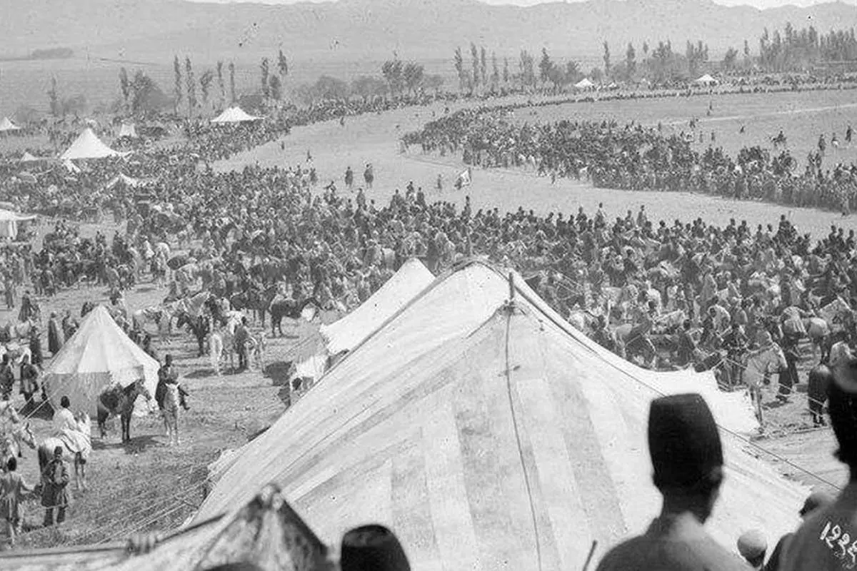 (عکس) مسابقه اسبدوانی تهران در دوران قاجار