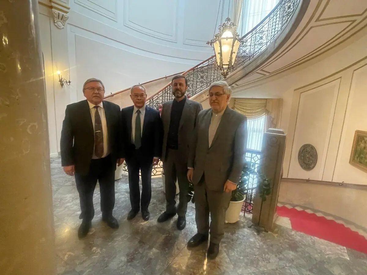 محور مذاکرات غریب‌آبادی با نمایندگان مسکو و پکن در وین