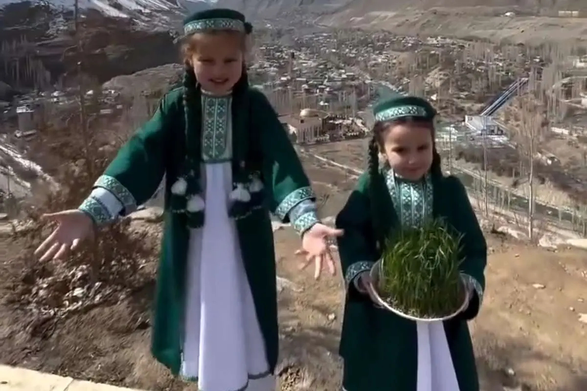 (ویدئو) تبریک نوروزی دو کودک پارسیگوی اهل کشمیر
