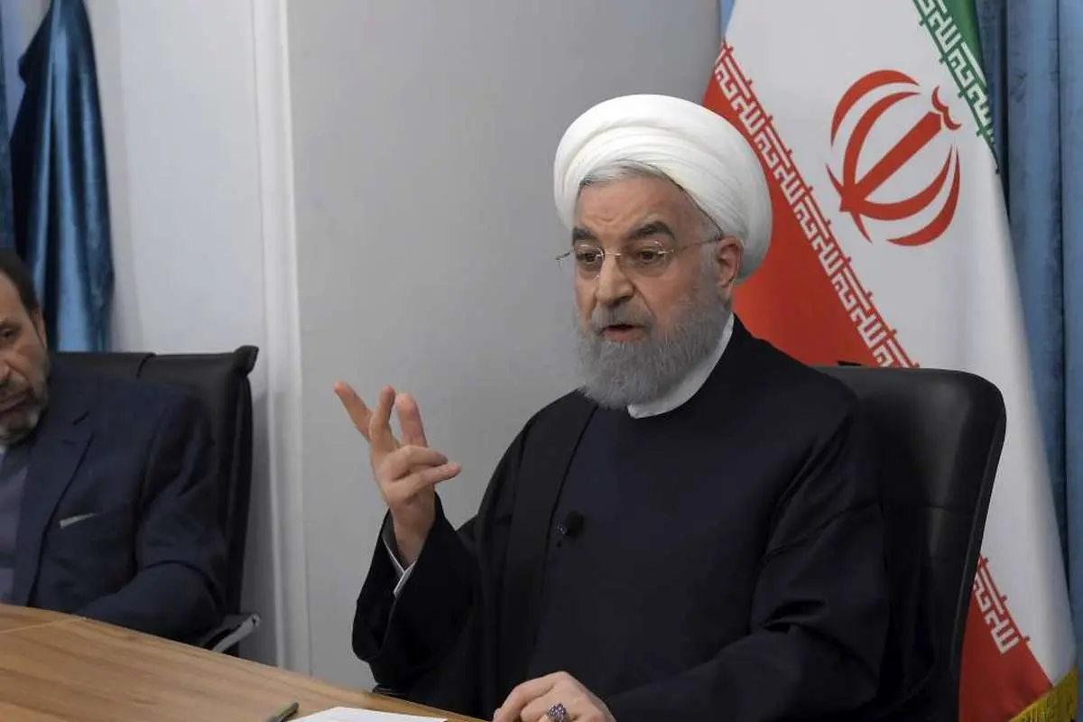 حسن روحانی به چه کسی اشاره میکند؟