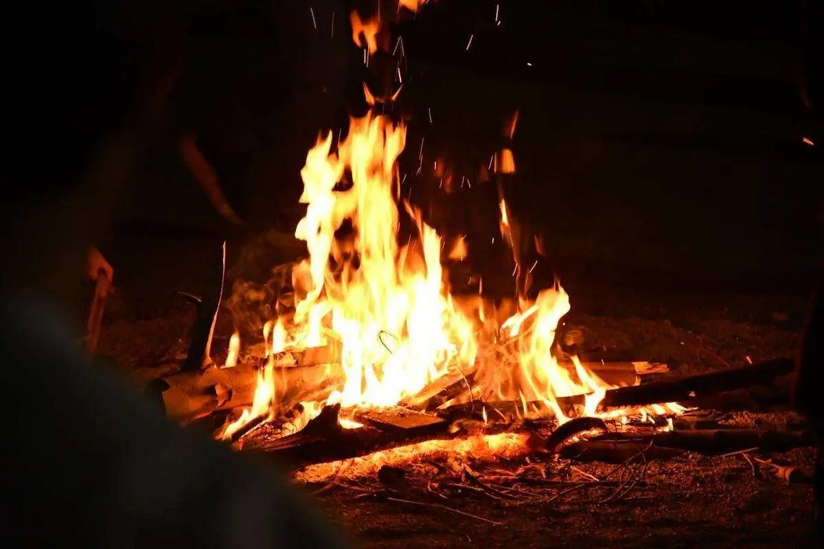 (ویدئو) تصاویر چهارشنبه سوری در تهران؛ جشن نور و شادی