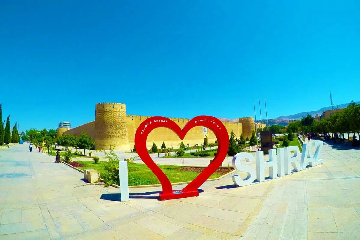 چرا همه در نوروز ۱۴۰۴ به این شهر هجوم میآورند؟