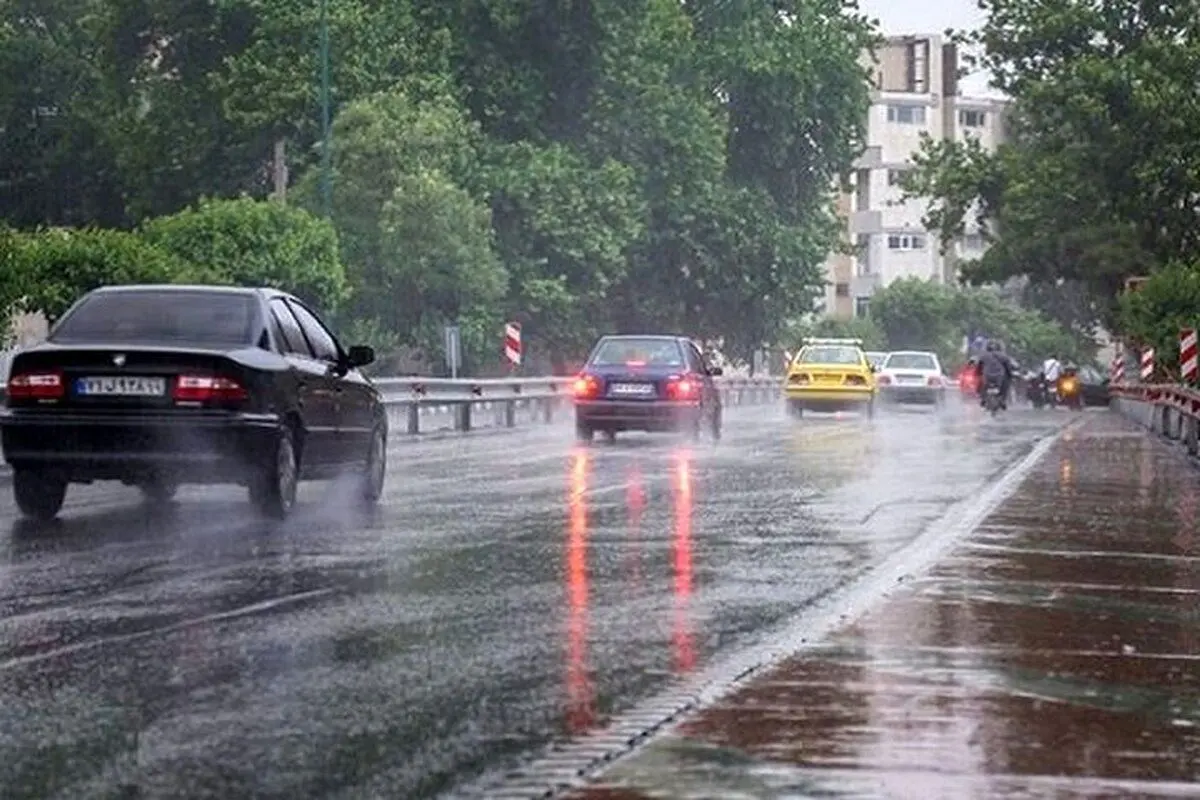 باد و باران در راه تهران