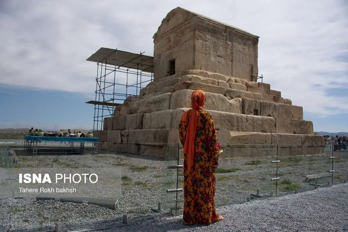 (تصاویر) تحویل سال ۱۴۰۴ در پاسارگاد