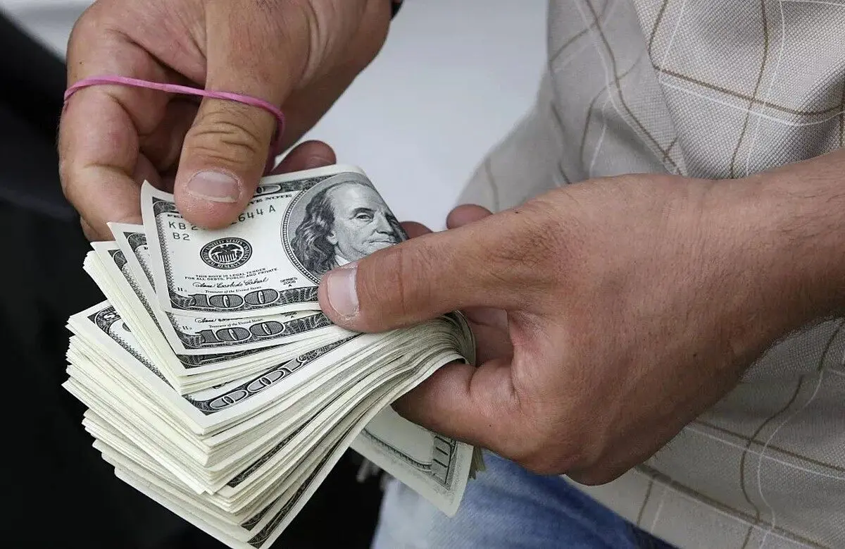 ۴ علت اصلی افزایش قیمت دلار؛ نقشه بانک مرکزی برای جنگ با بحران ارزی