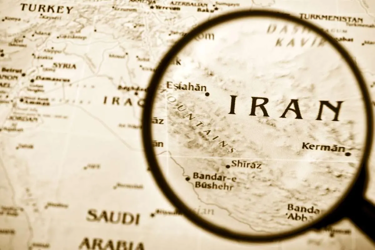 توجیه روزنامه اصولگرا: همه مشکلات اقتصادی ایران ناشی از تحریم نیست؛ قبل از تحریم هم تورم داشتیم