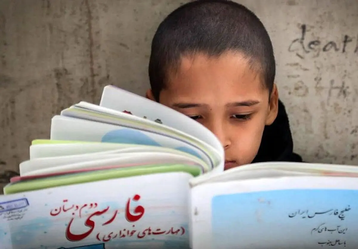 ۶ دلیل برای اینکه «زبان فارسی سنگر است»