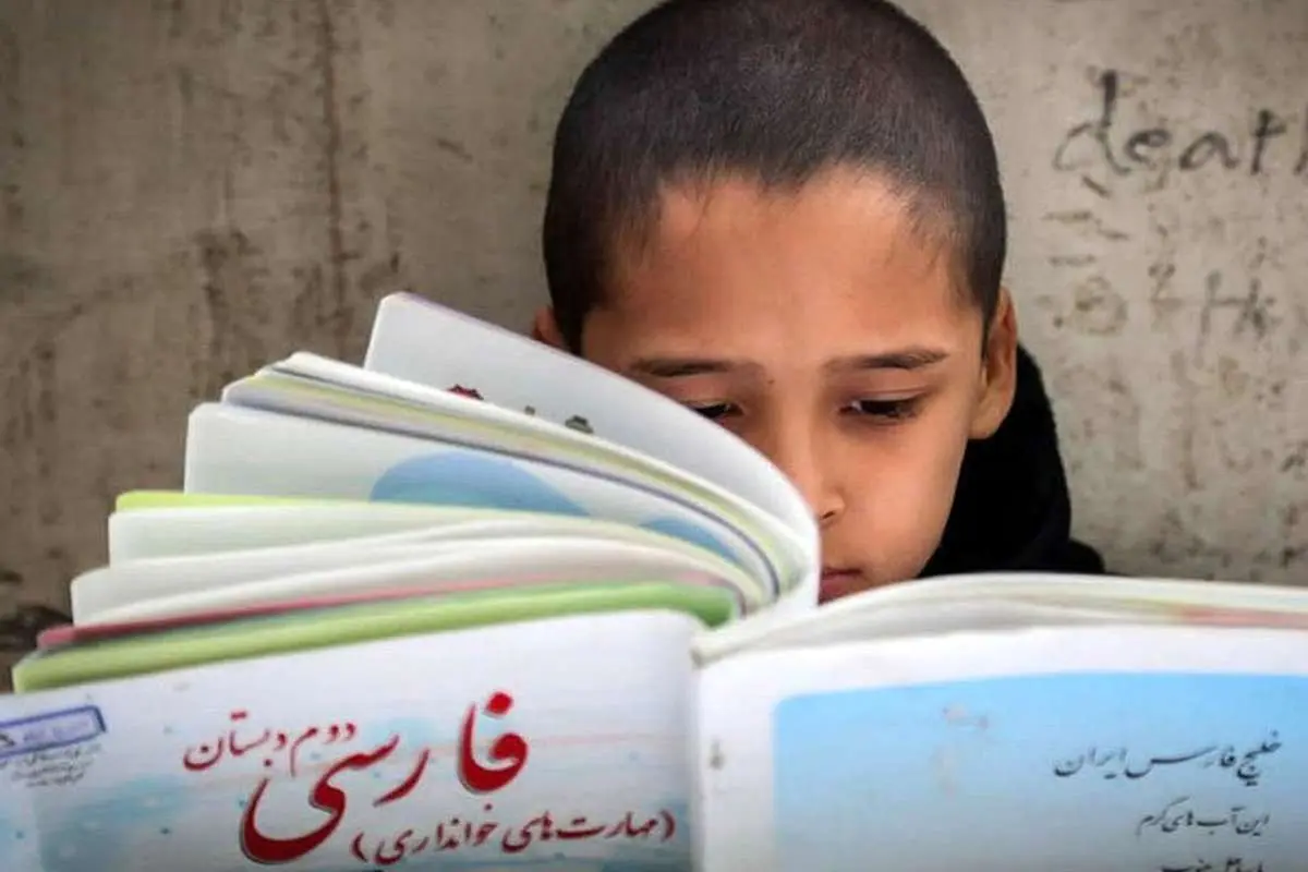 ۶ دلیل برای اینکه «زبان فارسی سنگر است»