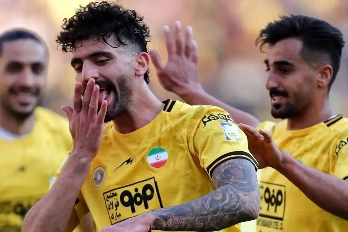 (عکس) کنایه تند و تیز مدافع سپاهان به پرسپولیس
