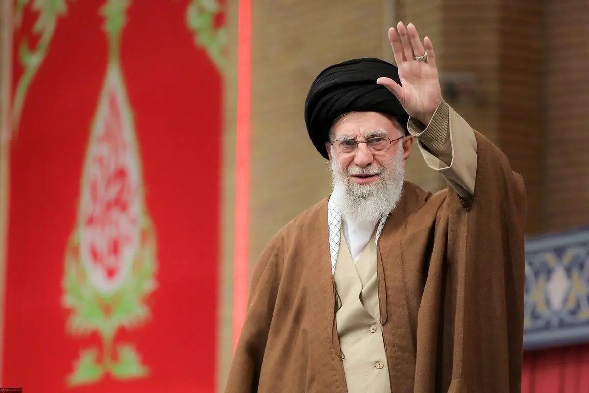 (تصویر) تیتر یک سایت رهبر انقلاب: ملت ایران «در راه پیروزی نهایی»