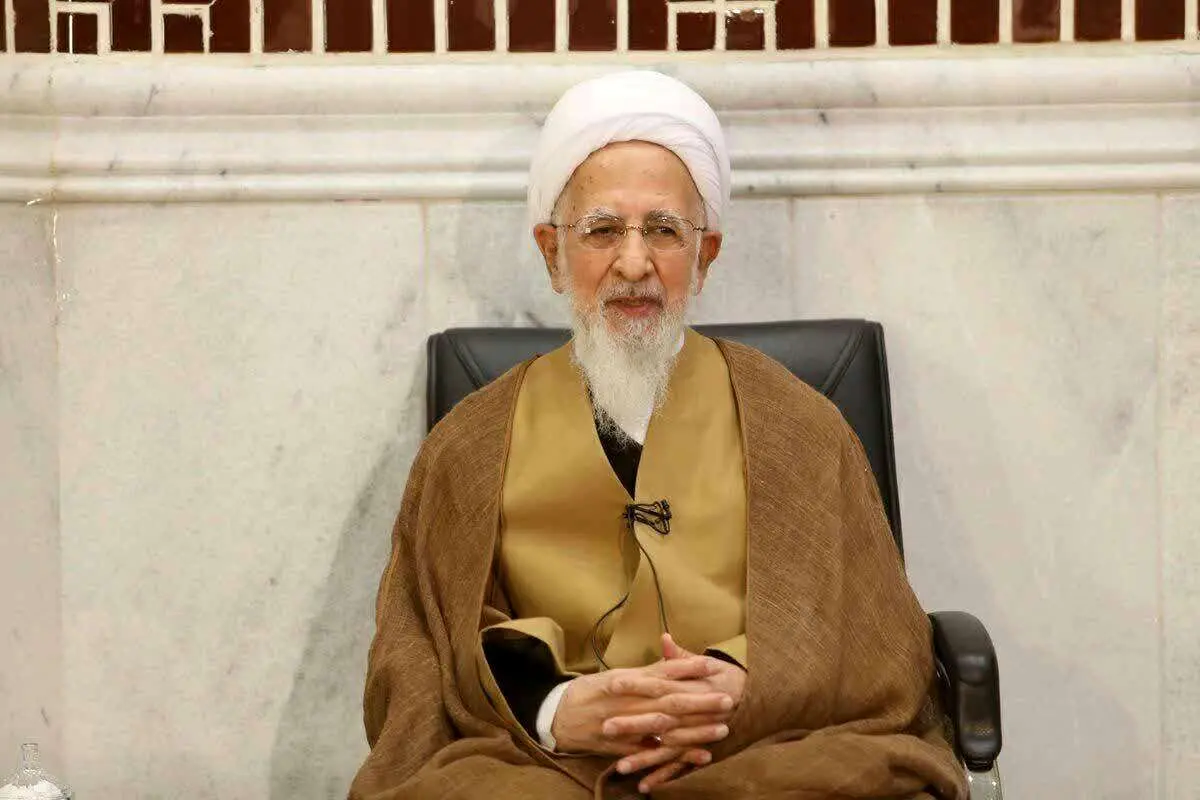 آیتالله جوادی آملی: دلارفروشی باید کنار گذاشته شود