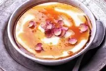 طرز تهیه فرنی اصفهانی؛ فرنی خوشمزه برای افطار