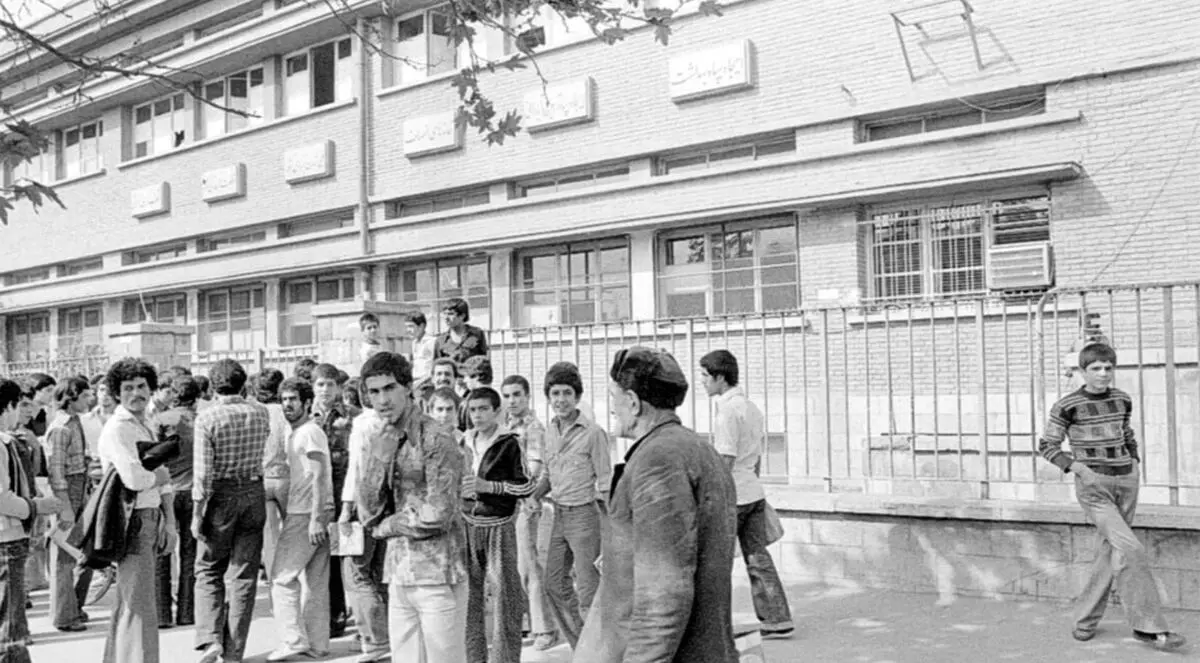 (تصاویر) دانش‌آموزان بعد از تعطیلات مدرسه نرفتند!