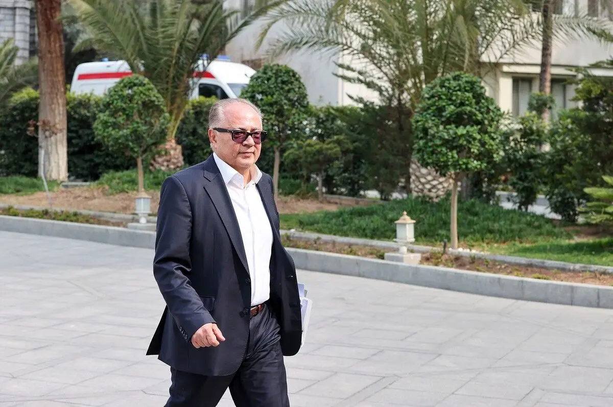 حواشی یک سفر جنجالی؛ پسِ پشتِ درخواست برکناری شهرام دبیری