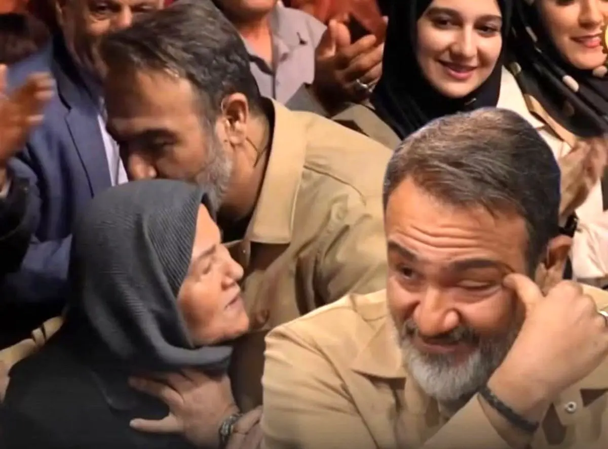 (ویدئو) سورپرایز احساسی مهران غفوریان با حضور مادرش بین تماشاگران