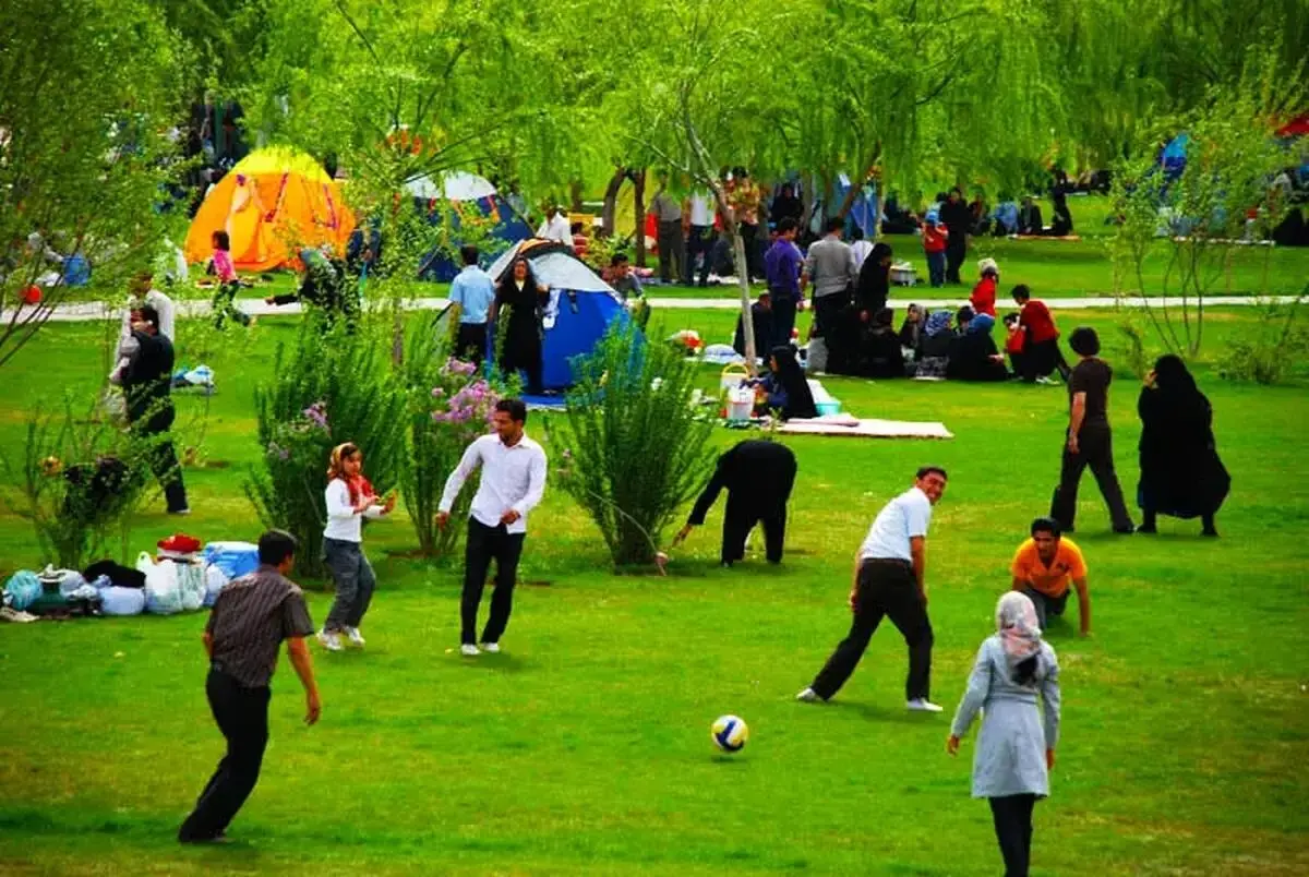 قاب تاریخ؛ عکس‌های دیدنی و نوستالژیک از سیزده به‌در دهه ۵۰ و ۶۰ و ۸